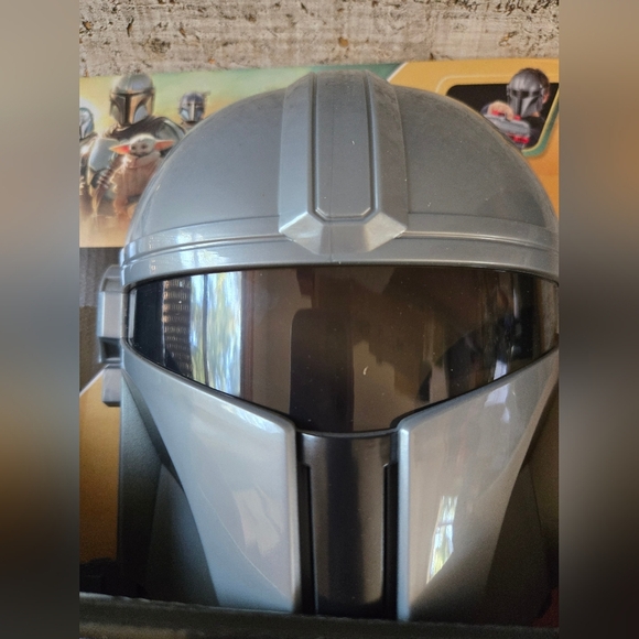 New Star Wars Madalorian Mask And Gauntlet Set Hasbro Disney Nerf - Picture 4 of 10
